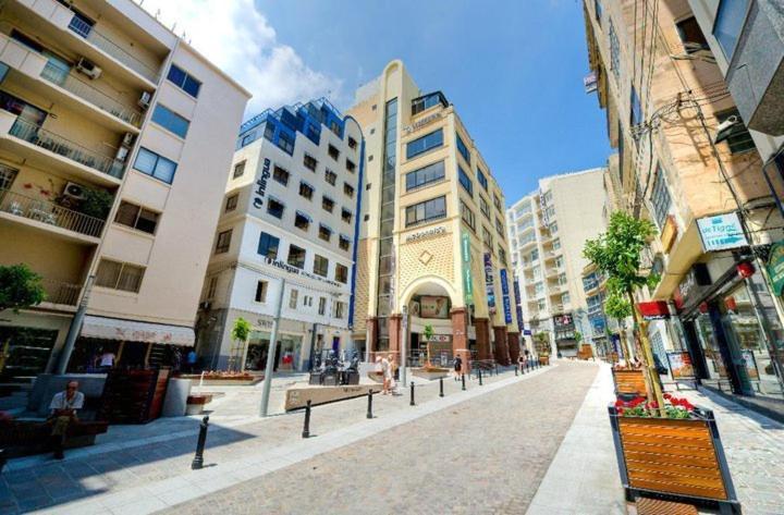 Idyllic Apartment Steps From The Promenade スリーマ エクステリア 写真