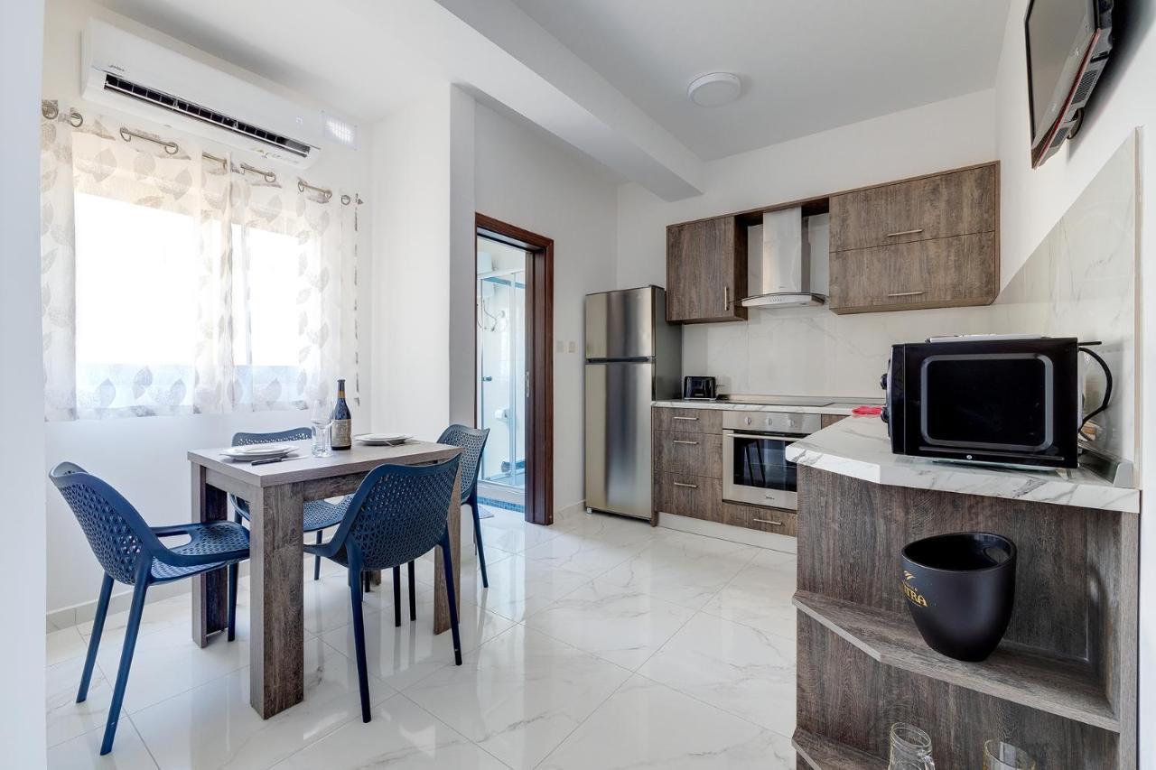 Idyllic Apartment Steps From The Promenade スリーマ エクステリア 写真